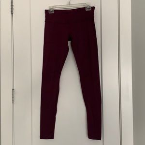 Lululemon Plum Wunder Under (low rise)